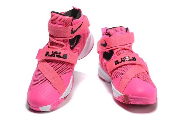 lebron breast cancer shoes